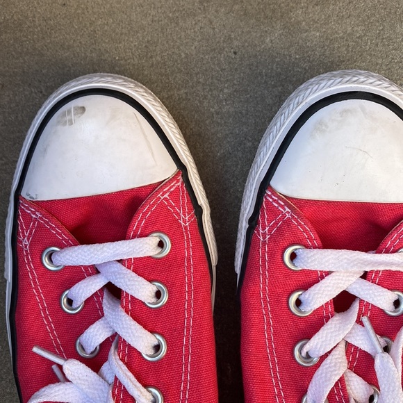 Pink low top converse - Picture 3 of 6